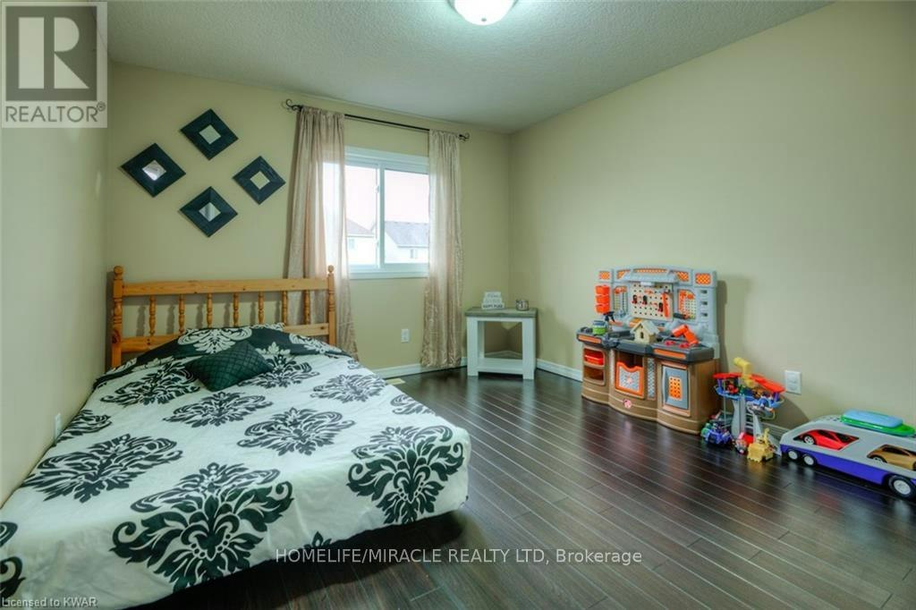 55 Seabrook Drive, Kitchener, ON, N2R 1Y1 - 8