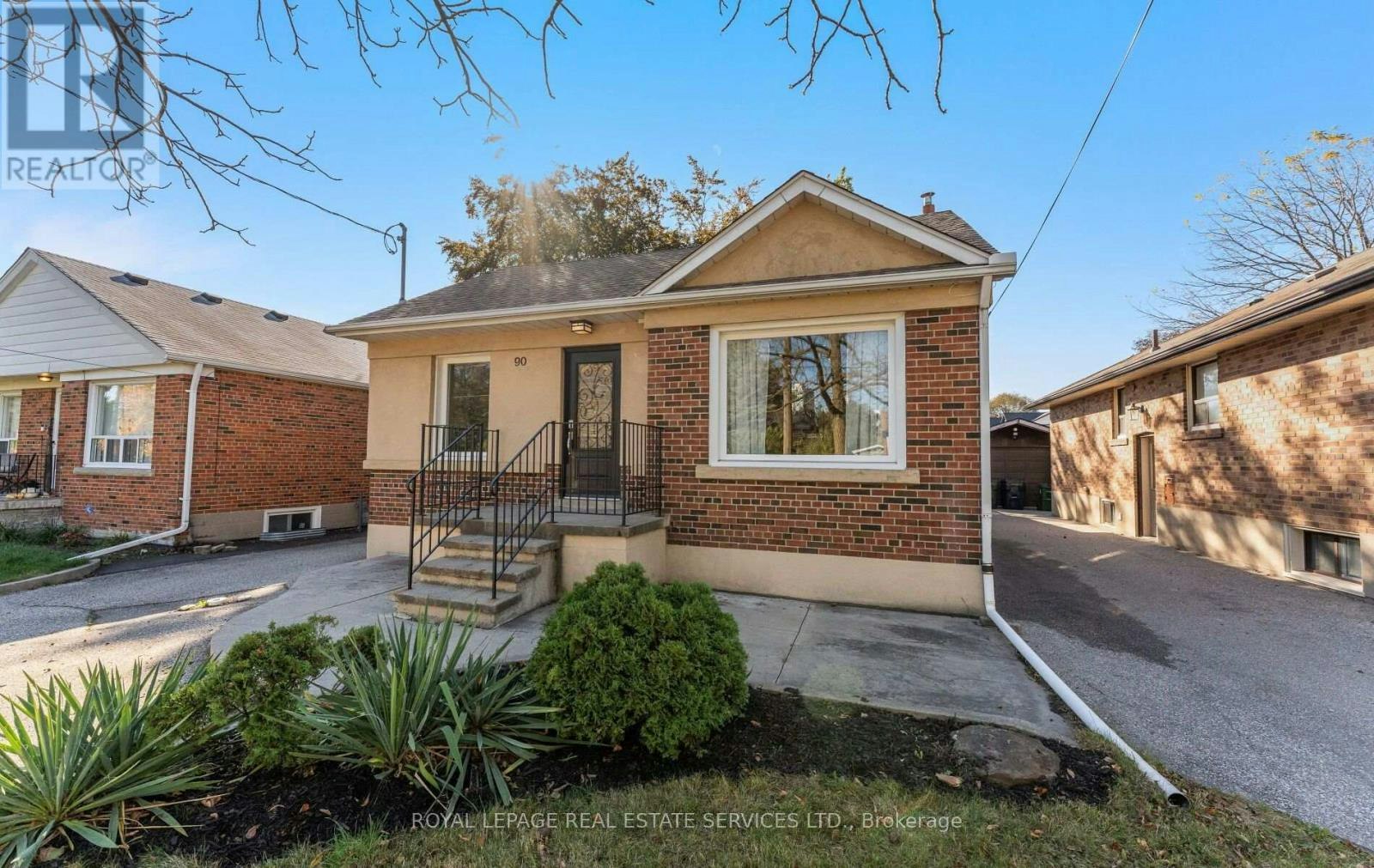 90 Silverhill Drive, Toronto, ON, M9B 3W5