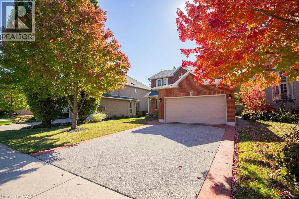 7 Falconridge Drive, Hamilton, ON, L9B 2P2
