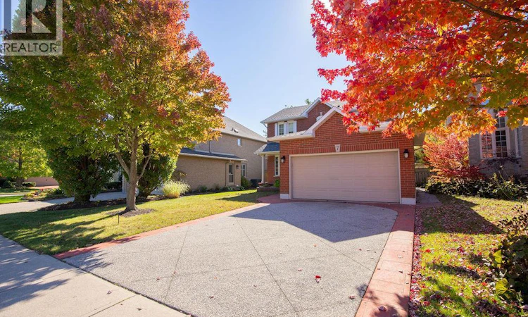 7 Falconridge Drive