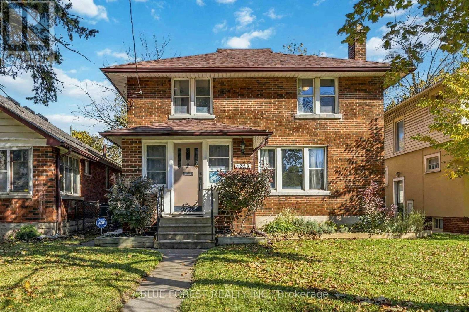 1228 Richmond Street, London, ON, N6A 3M2