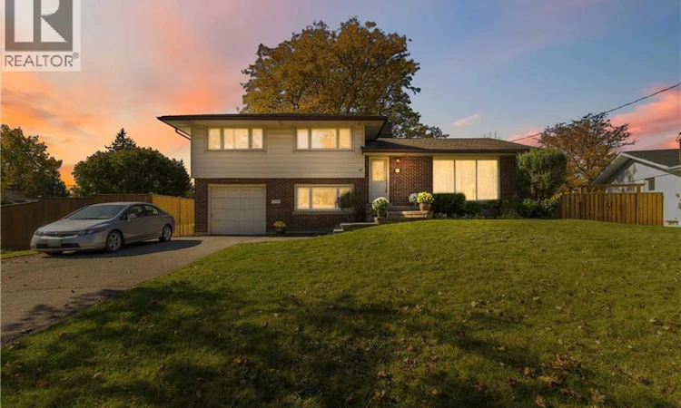 47 Evergreen Crescent