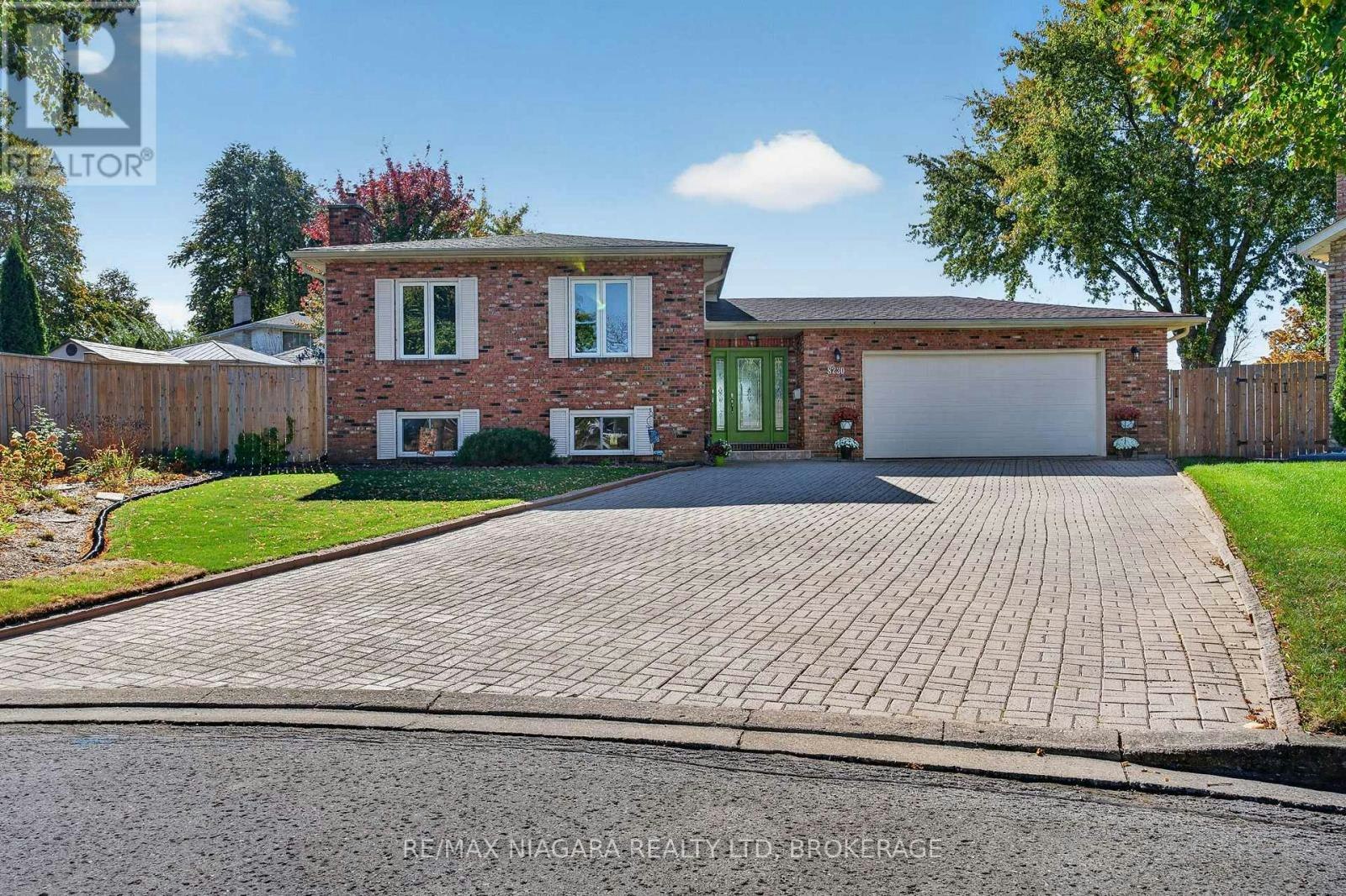 8230 Lexington Court, Niagara Falls, ON, L2H 1W4