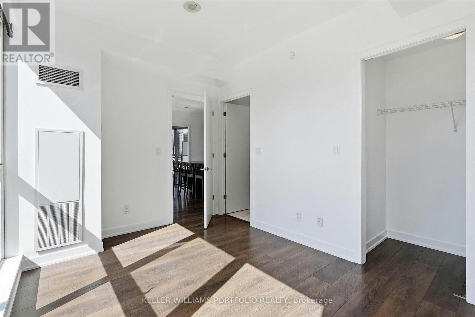 1009-50 Bruyeres Mews, Toronto, ON, M5V 0H8 - 24