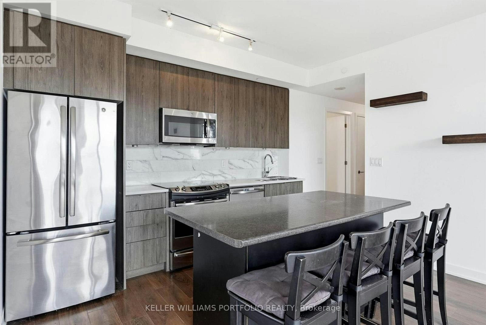 1009-50 Bruyeres Mews, Toronto, ON, M5V 0H8 - 20