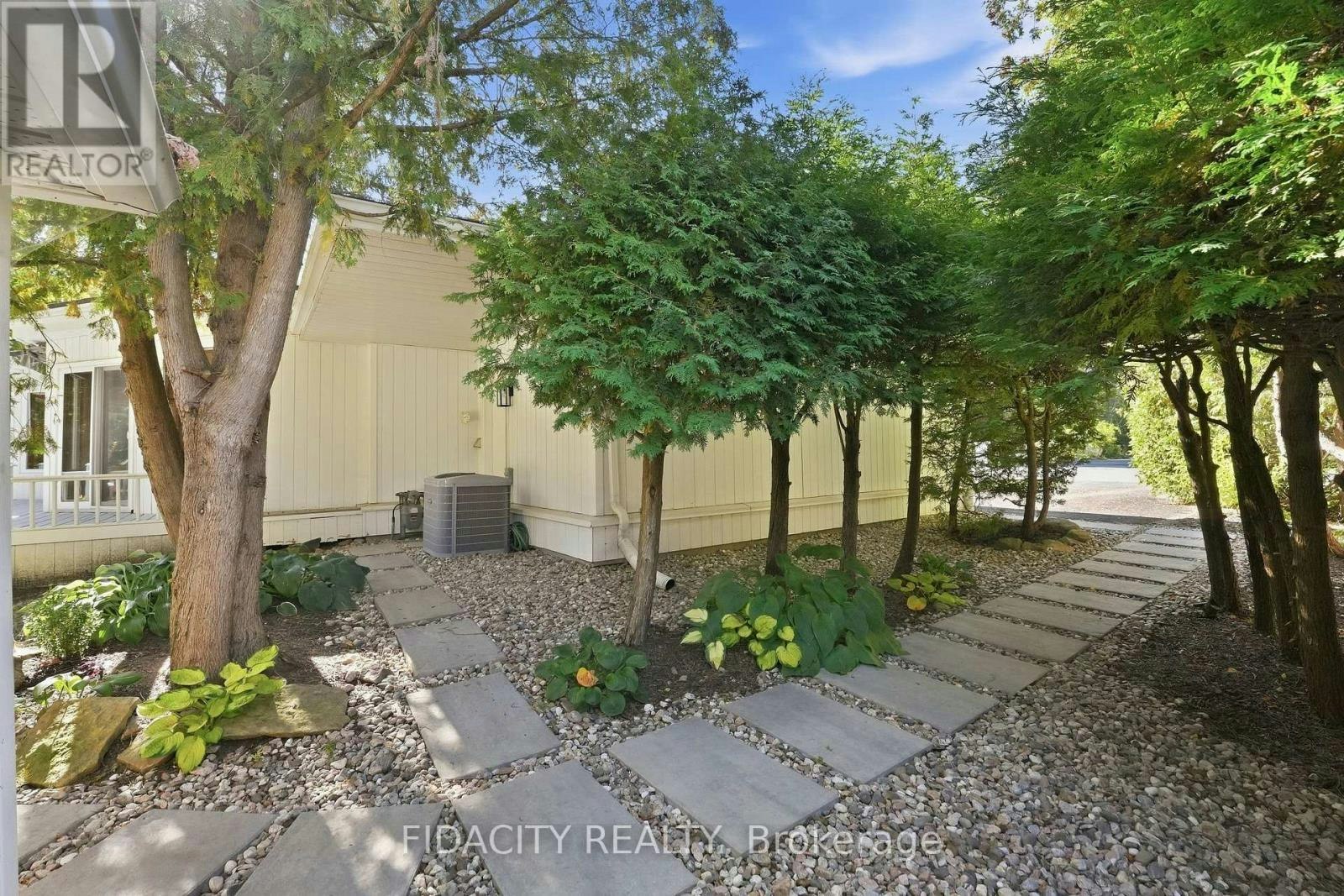 36 Beverly Street, Ottawa, ON, K2S 0S2 - 36