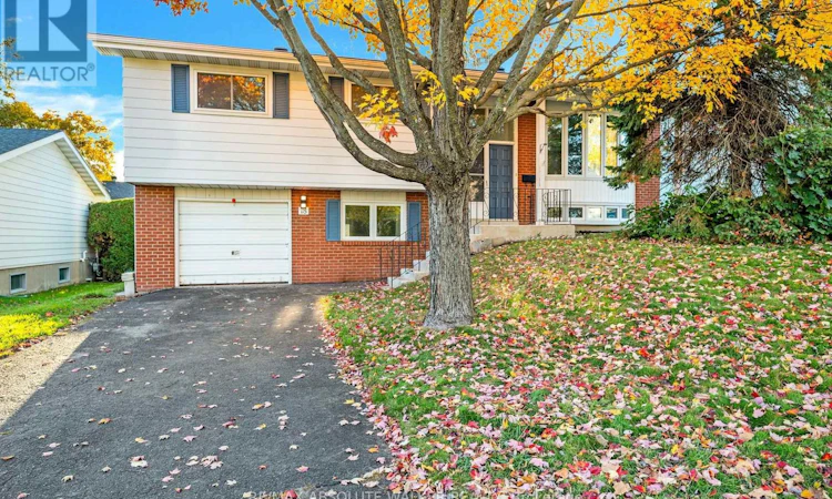 18 Silver Aspen Crescent