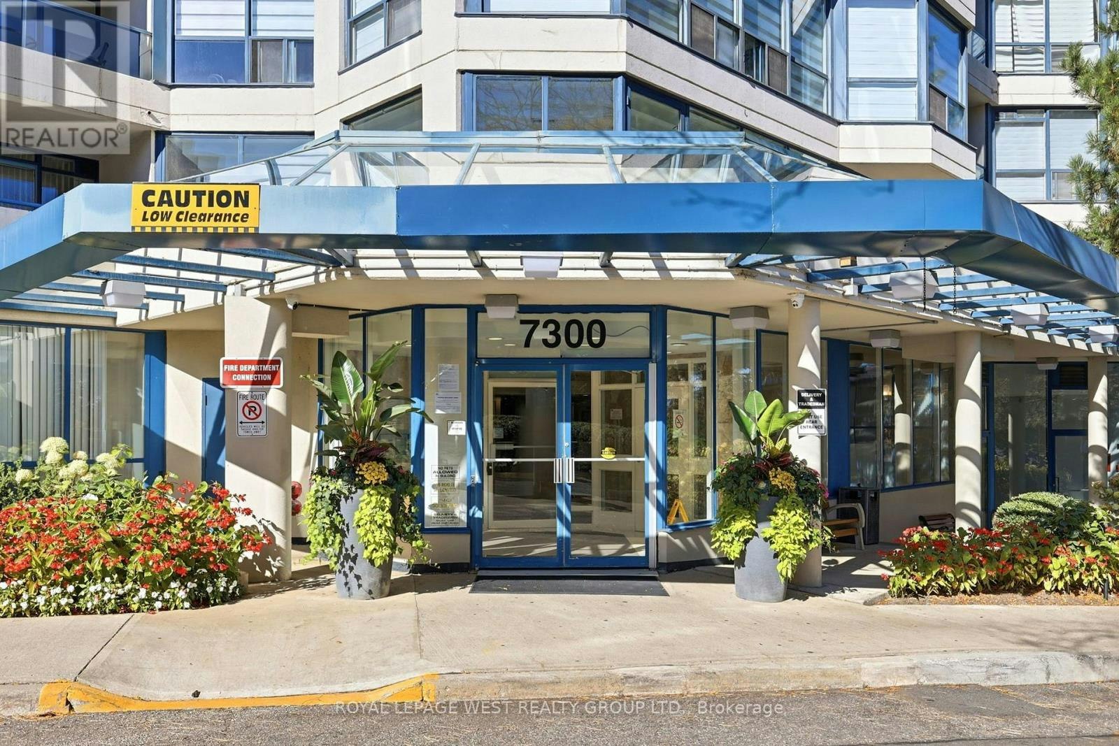 940-7300 Yonge Street, Markham, ON, L4J 7Y5
