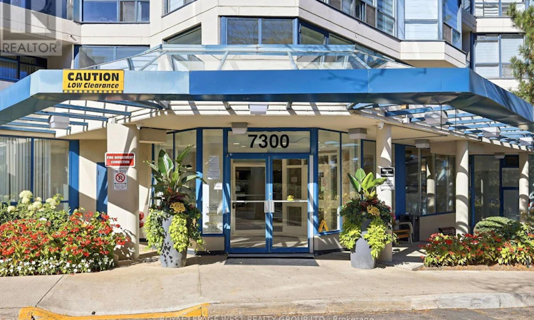 940-7300 Yonge Street