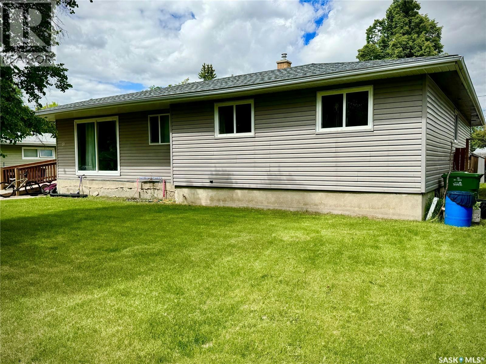 19 Logan Crescent W, Yorkton, SK, S3N 0W1