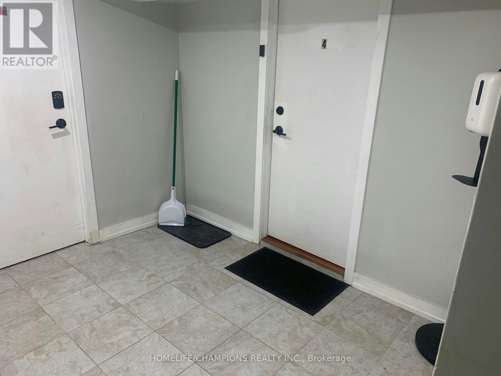 BSMT-112 Springhurst Avenue, Toronto, ON, M6K 1C1 - 17
