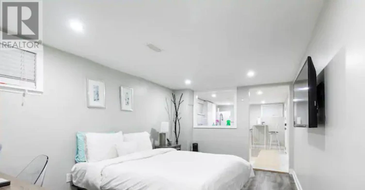 BSMT-112 Springhurst Avenue, Toronto, ON, M6K 1C1 - 15