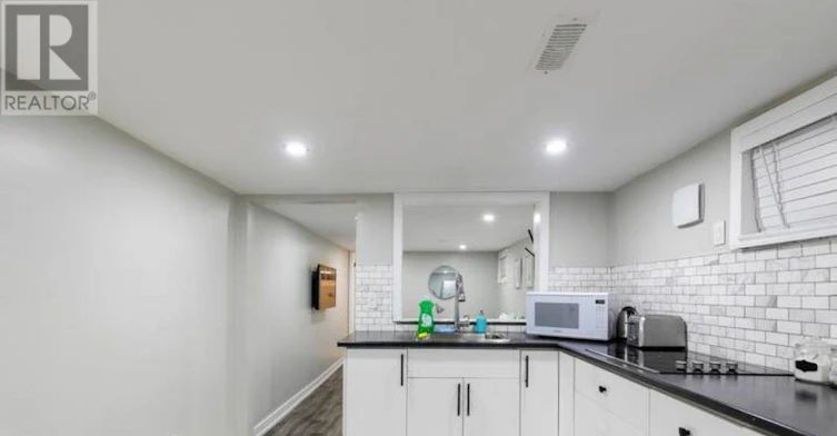 BSMT-112 Springhurst Avenue, Toronto, ON, M6K 1C1 - 4