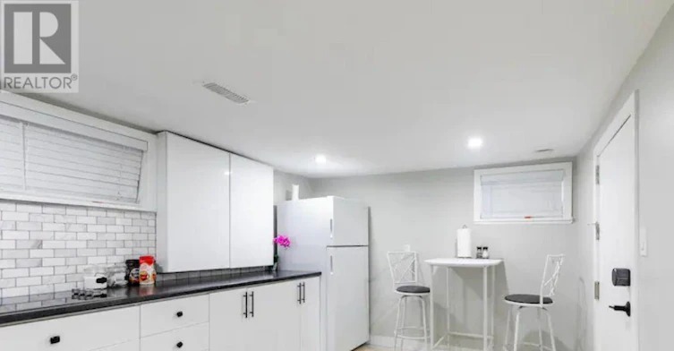 BSMT-112 Springhurst Avenue, Toronto, ON, M6K 1C1 - 3