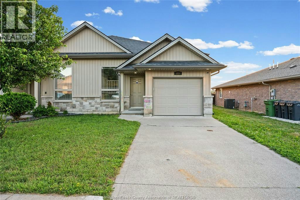3237 Seville, Windsor, ON, N8M 0A3
