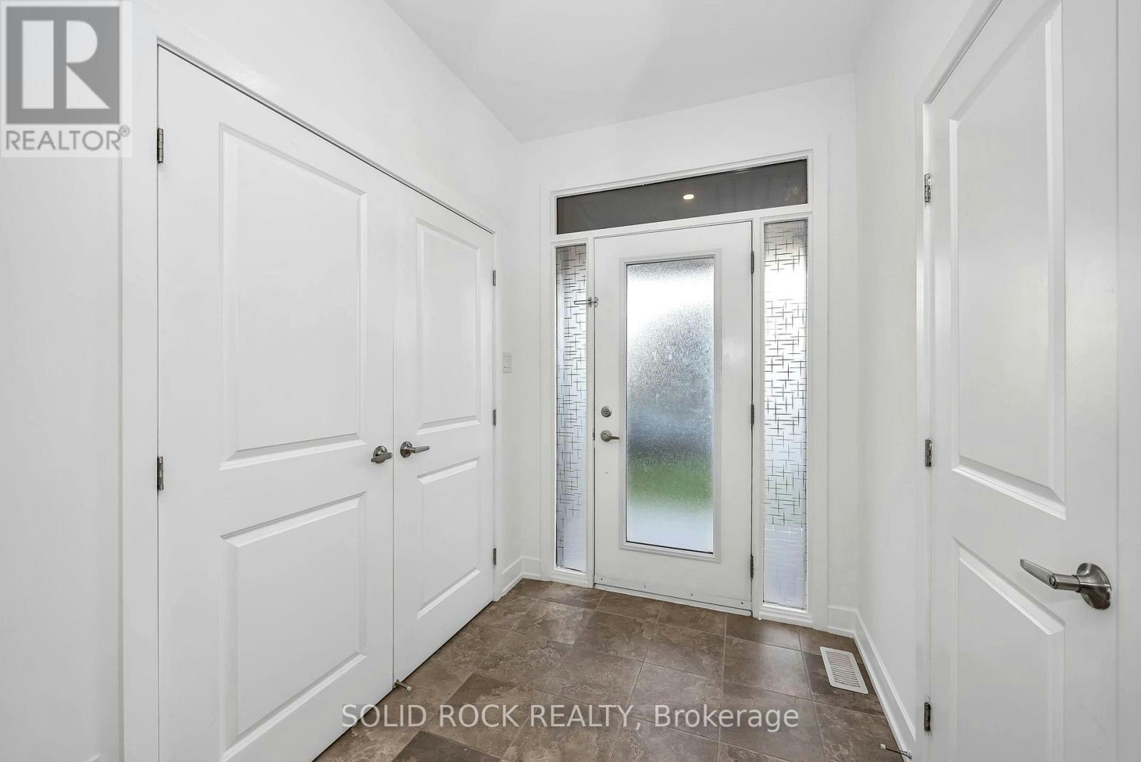 859 Solarium Avenue E, Ottawa, ON, K4M 0H1 - 4