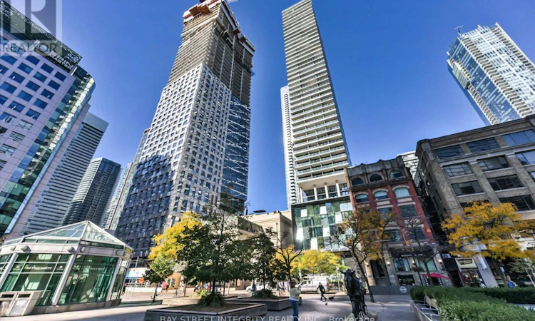 1403-224 King Street W