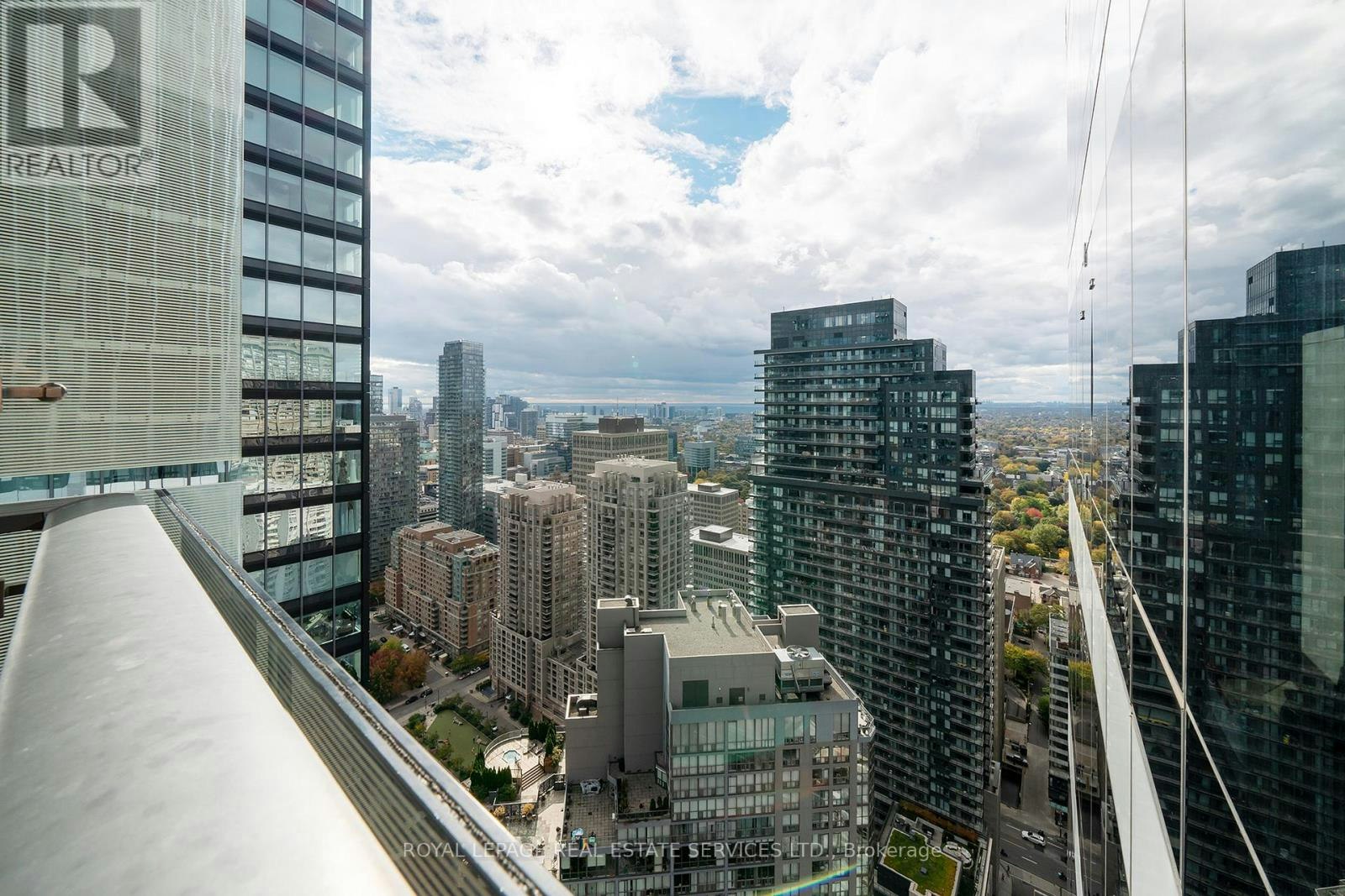 3704-5 St. Joseph Street, Toronto, ON, M4Y 1J6 - 13