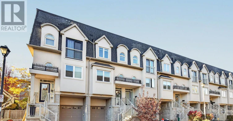2453 Scholars Common, Burlington, ON, L7P 2W2