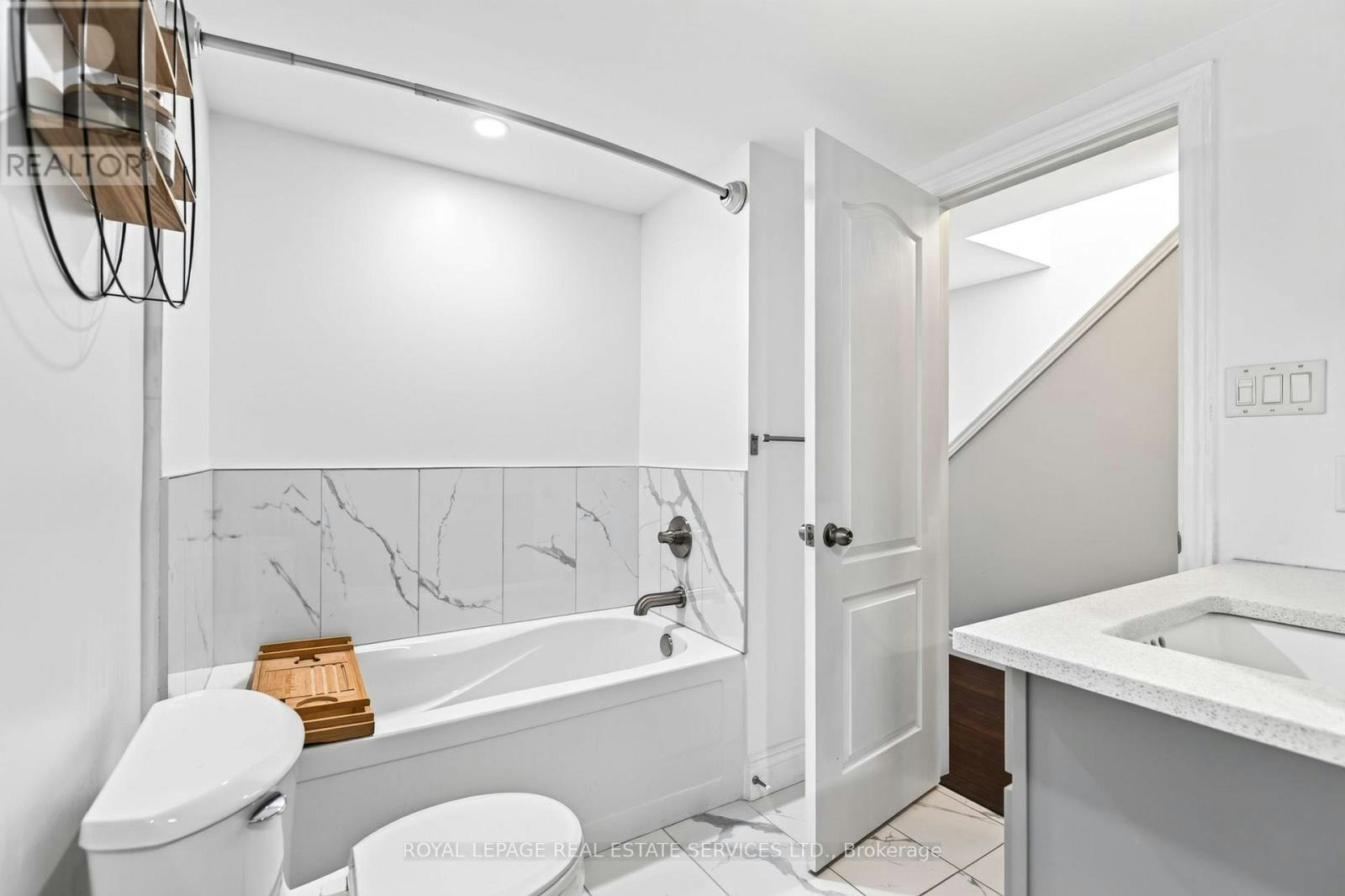2453 Scholars Common, Burlington, ON, L7P 2W2 - 30