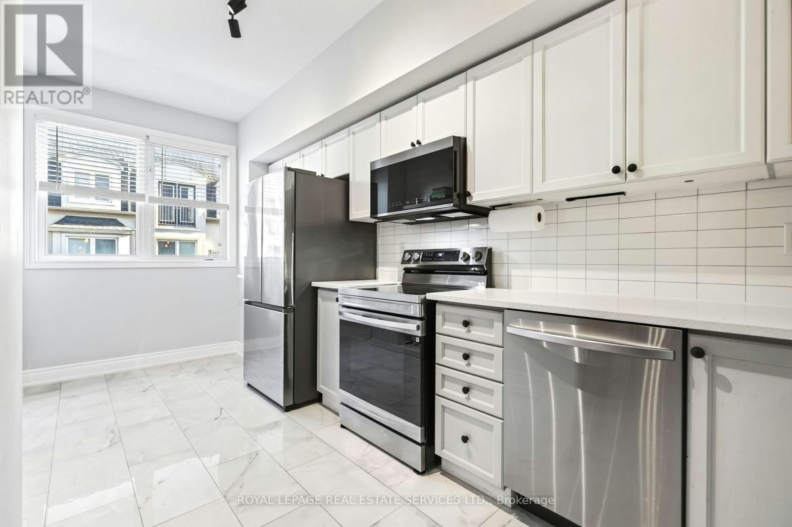 2453 Scholars Common, Burlington, ON, L7P 2W2 - 6