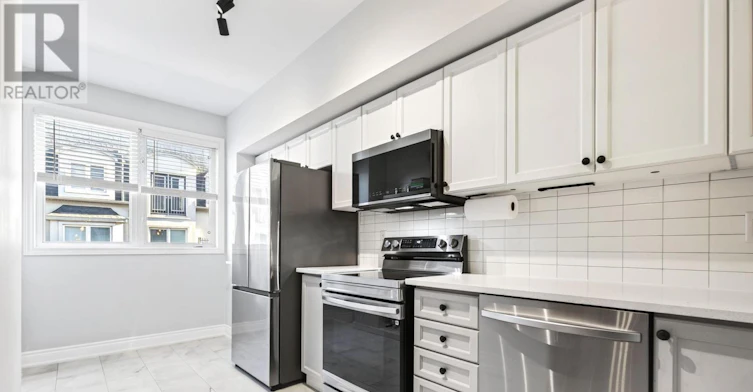 2453 Scholars Common, Burlington, ON, L7P 2W2 - 6