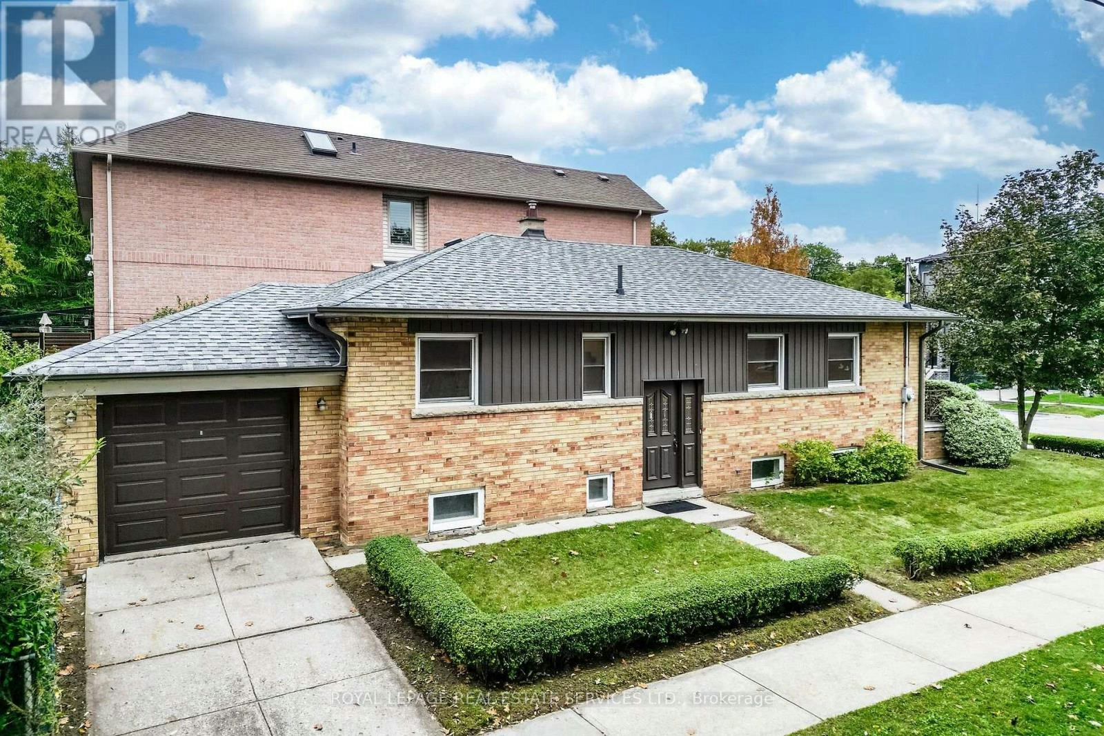 454 Rimilton Avenue, Toronto, ON, M8W 2G8