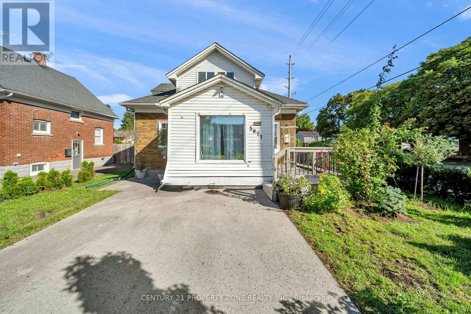 5977 Saint Marys Street, Niagara Falls, ON, L2J 1B8