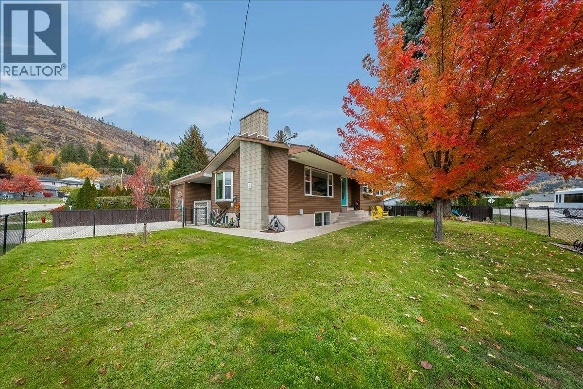 810 10th Avenue, Montrose, BC, V0G 1P0