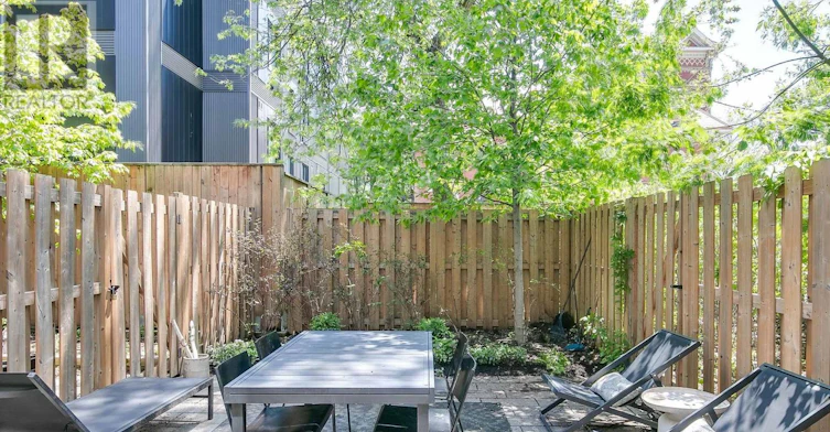 TH05-51 Paul Lane Gardens, Toronto, ON, M5T 2H6 - 46