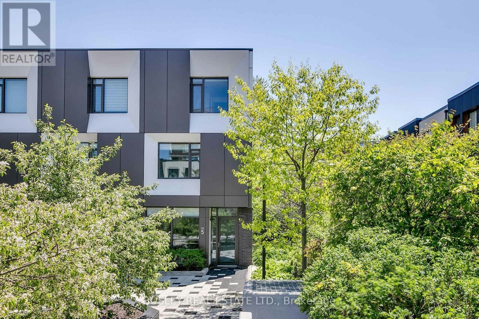 TH05-51 Paul Lane Gardens, Toronto, ON, M5T 2H6