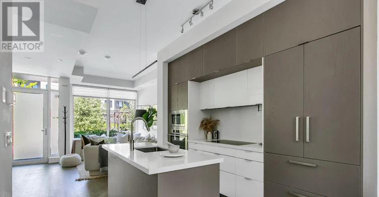 TH05-51 Paul Lane Gardens, Toronto, ON, M5T 2H6 - 11