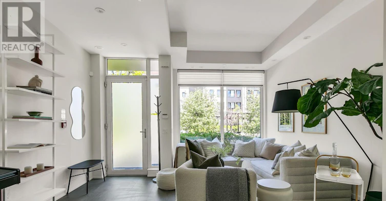 TH05-51 Paul Lane Gardens, Toronto, ON, M5T 2H6 - 2