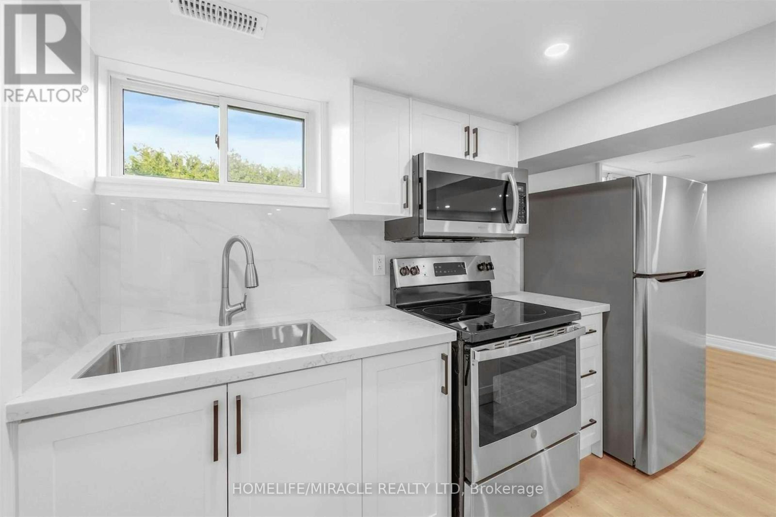 135 Central Park Boulevard N, Oshawa, ON, L1G 5Y6 - 6