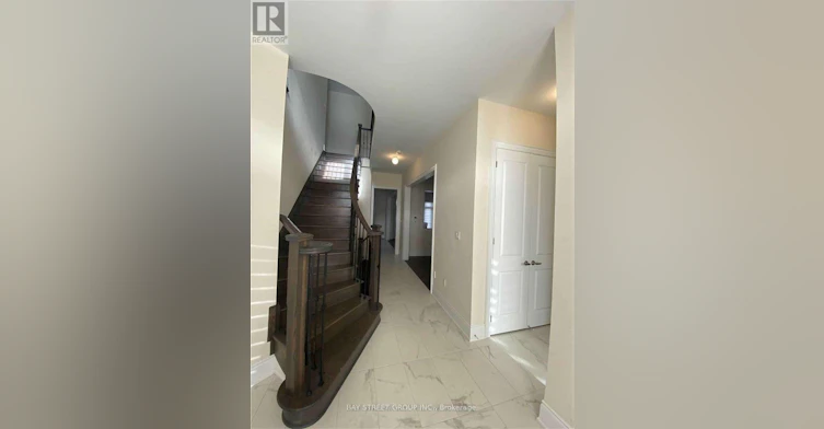 28 Macdonald Court, Richmond Hill, ON, L4E 1E9 - 4