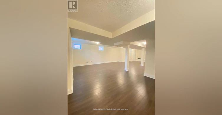 28 Macdonald Court, Richmond Hill, ON, L4E 1E9 - 25