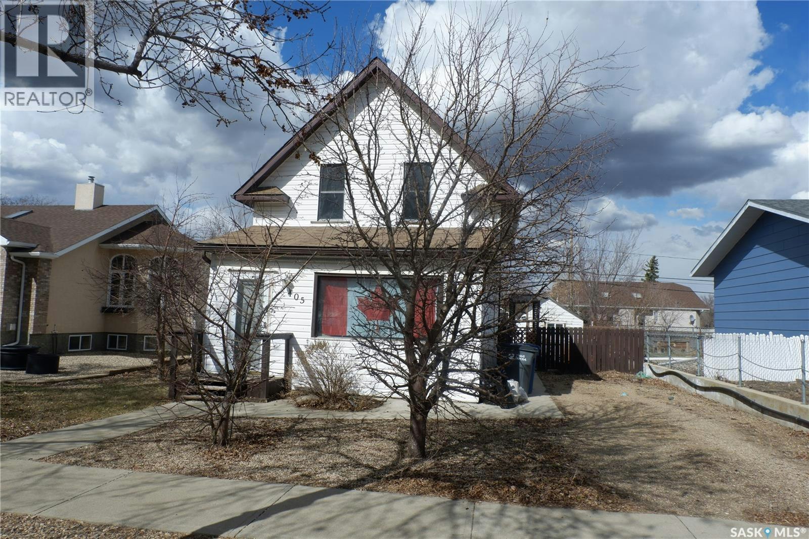 405 4th Avenue E, Assiniboia, SK, S0H 0B0