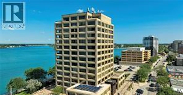 906-201 Front Street North, Sarnia, ON, N7T 7T9