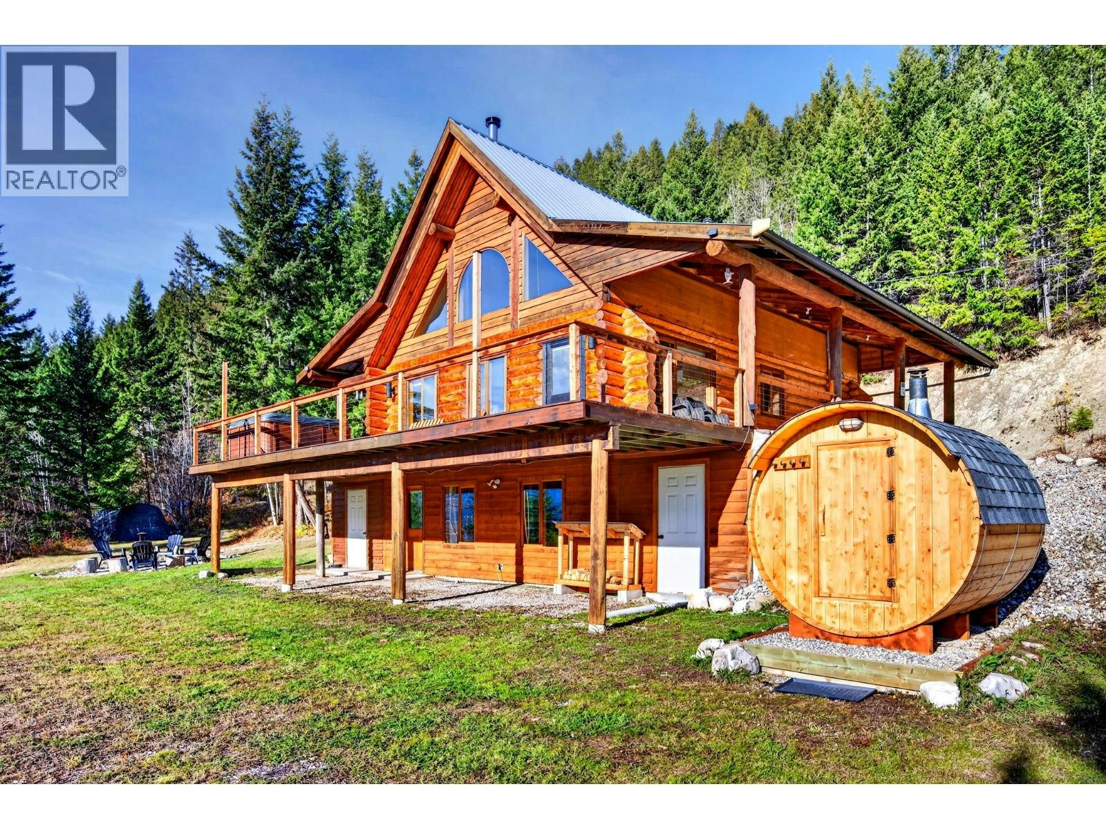 2405 95 Highway, Golden, BC, V0A 1H0