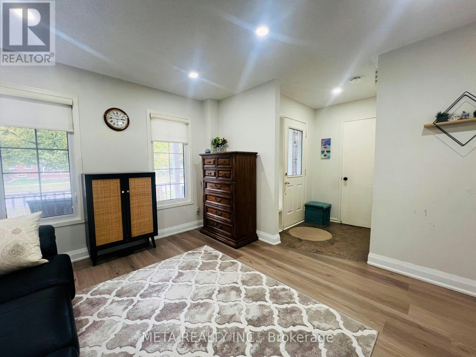 39 Bayside Gate, Whitby, ON, L1N 9W5 - 2
