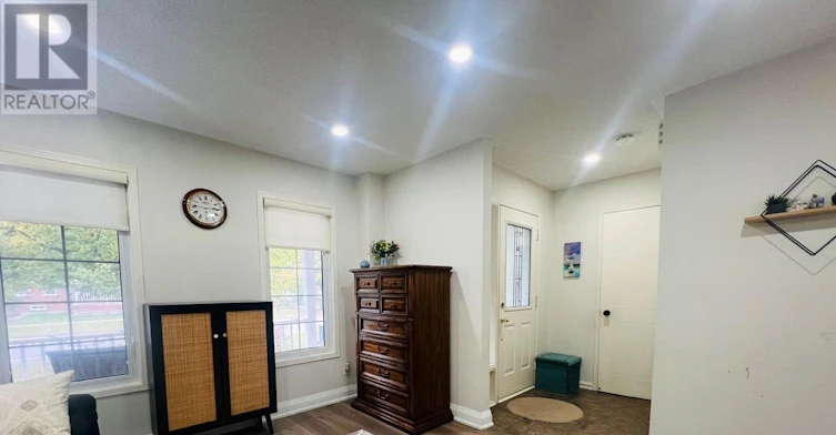 39 Bayside Gate, Whitby, ON, L1N 9W5 - 2