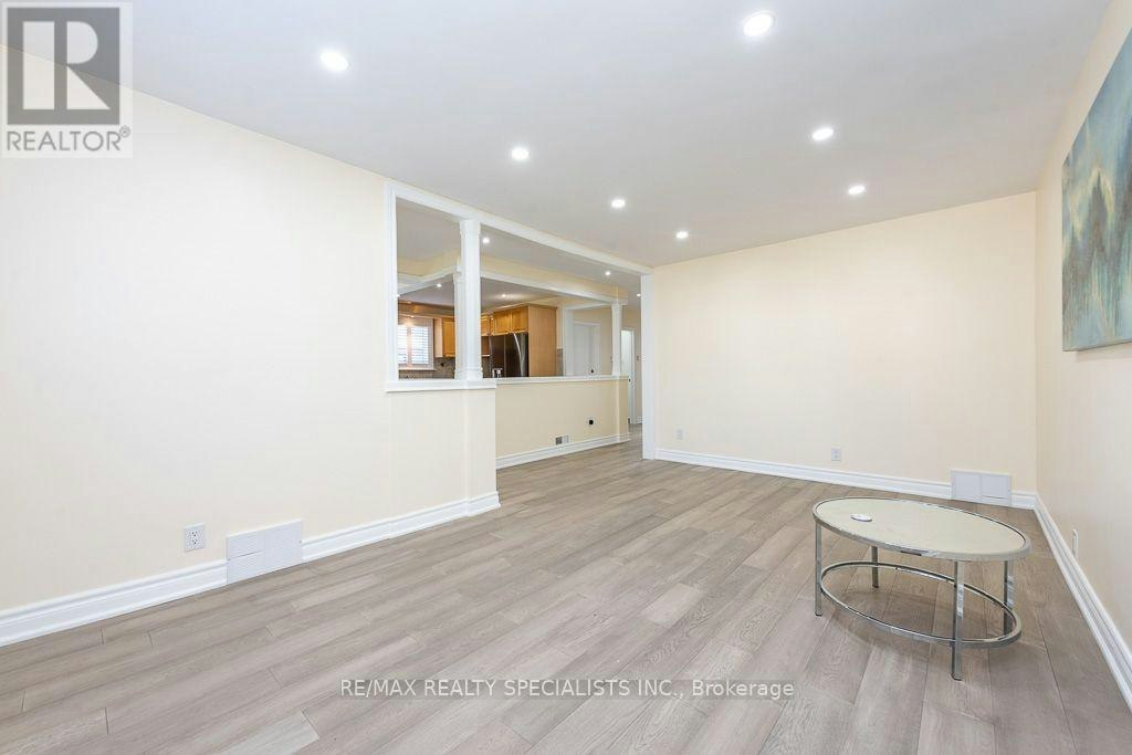 MAIN-79 Clearbrooke Circle, Toronto, ON, M9W 2E6 - 7