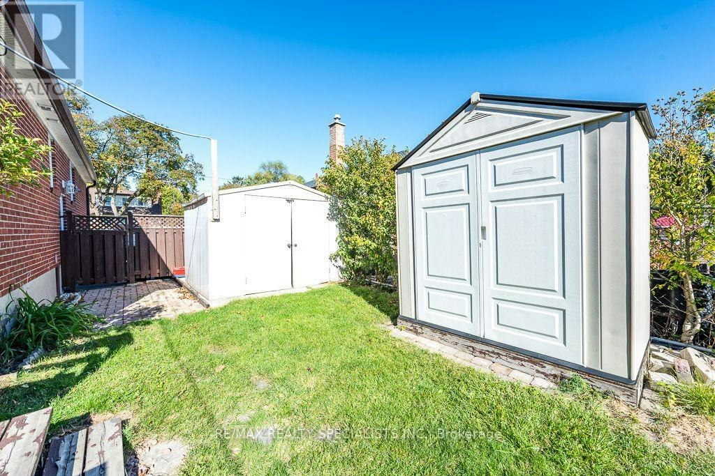MAIN-79 Clearbrooke Circle, Toronto, ON, M9W 2E6 - 27