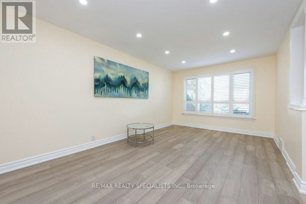 MAIN-79 Clearbrooke Circle, Toronto, ON, M9W 2E6 - 5