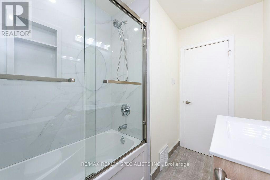 MAIN-79 Clearbrooke Circle, Toronto, ON, M9W 2E6 - 19