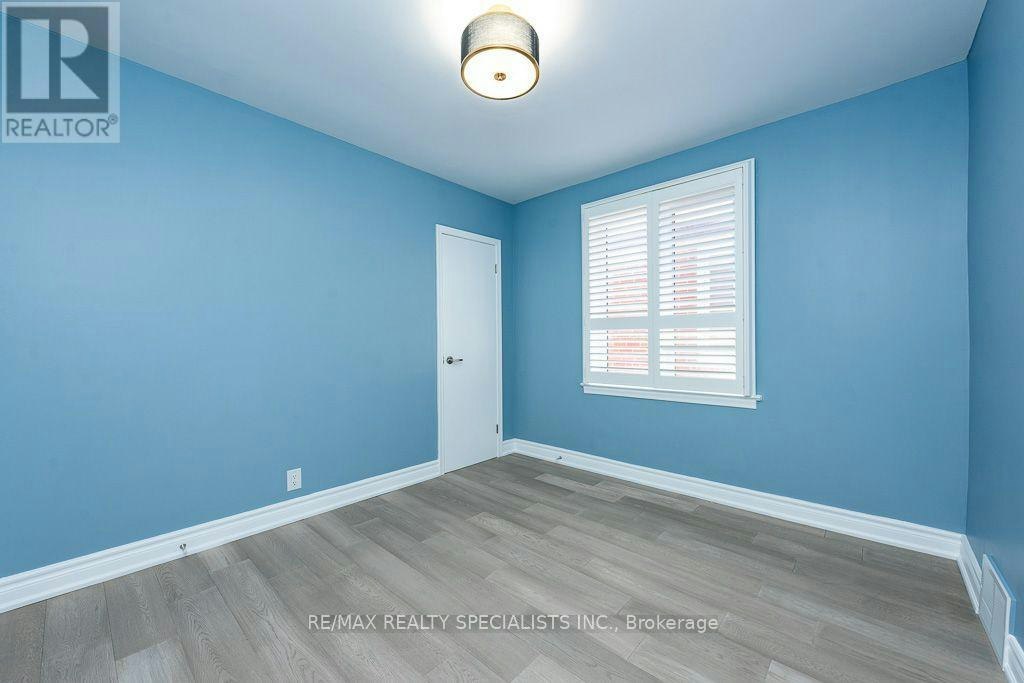 MAIN-79 Clearbrooke Circle, Toronto, ON, M9W 2E6 - 14