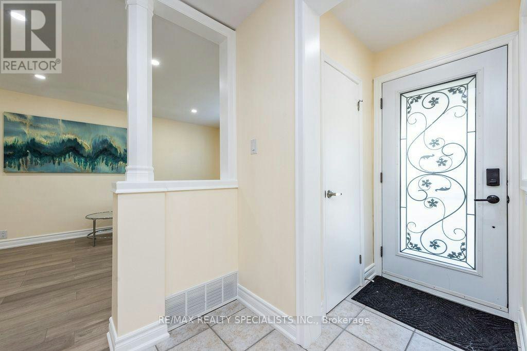 MAIN-79 Clearbrooke Circle, Toronto, ON, M9W 2E6 - 4