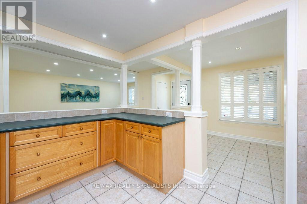 MAIN-79 Clearbrooke Circle, Toronto, ON, M9W 2E6 - 9