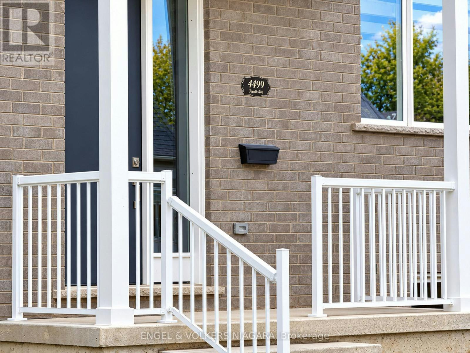 4499 Fourth Avenue, Niagara Falls, ON, L2E 4N4 - 4
