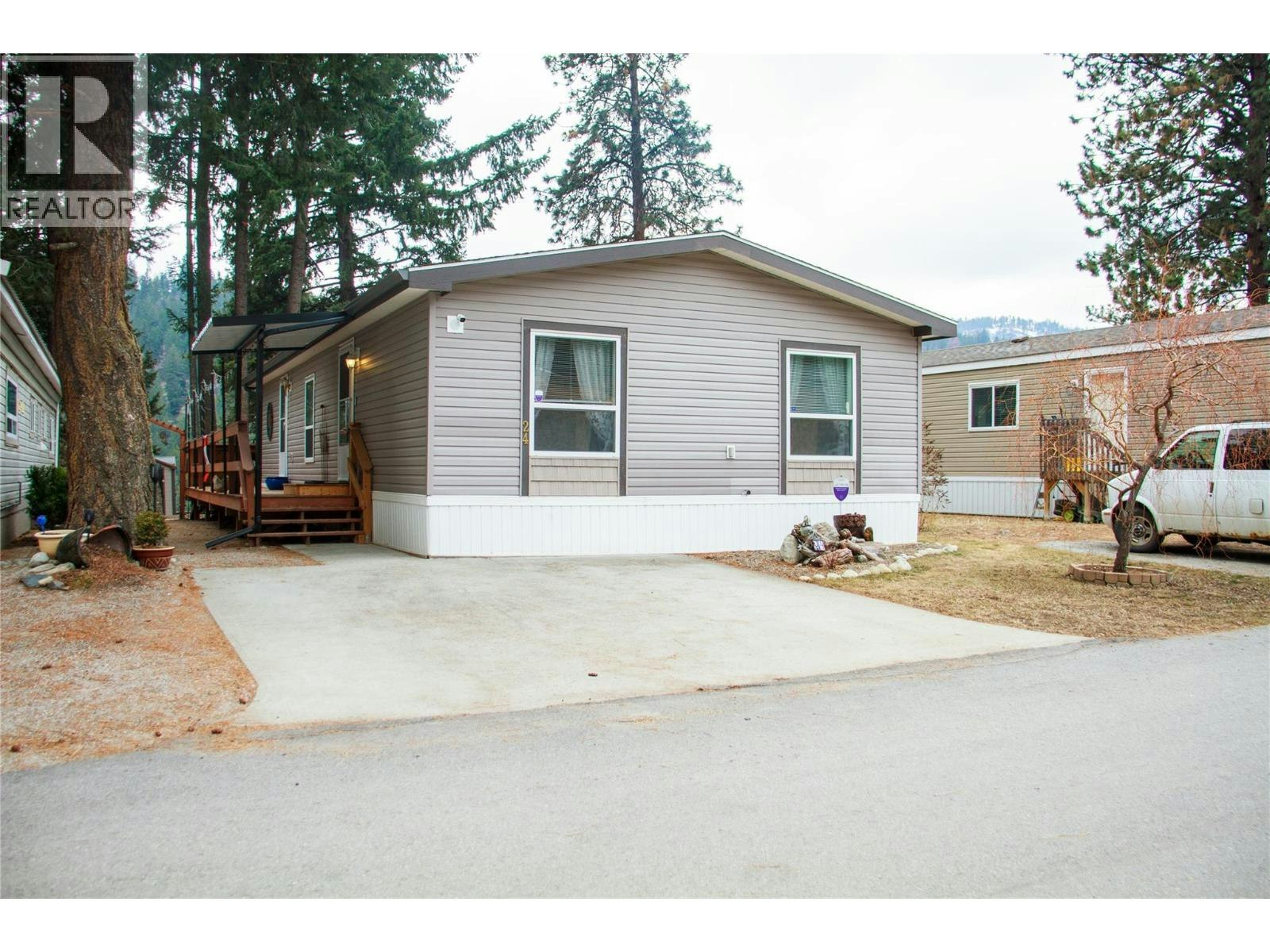 24-5371 Princeton Avenue, Peachland, BC, V0H 1X8